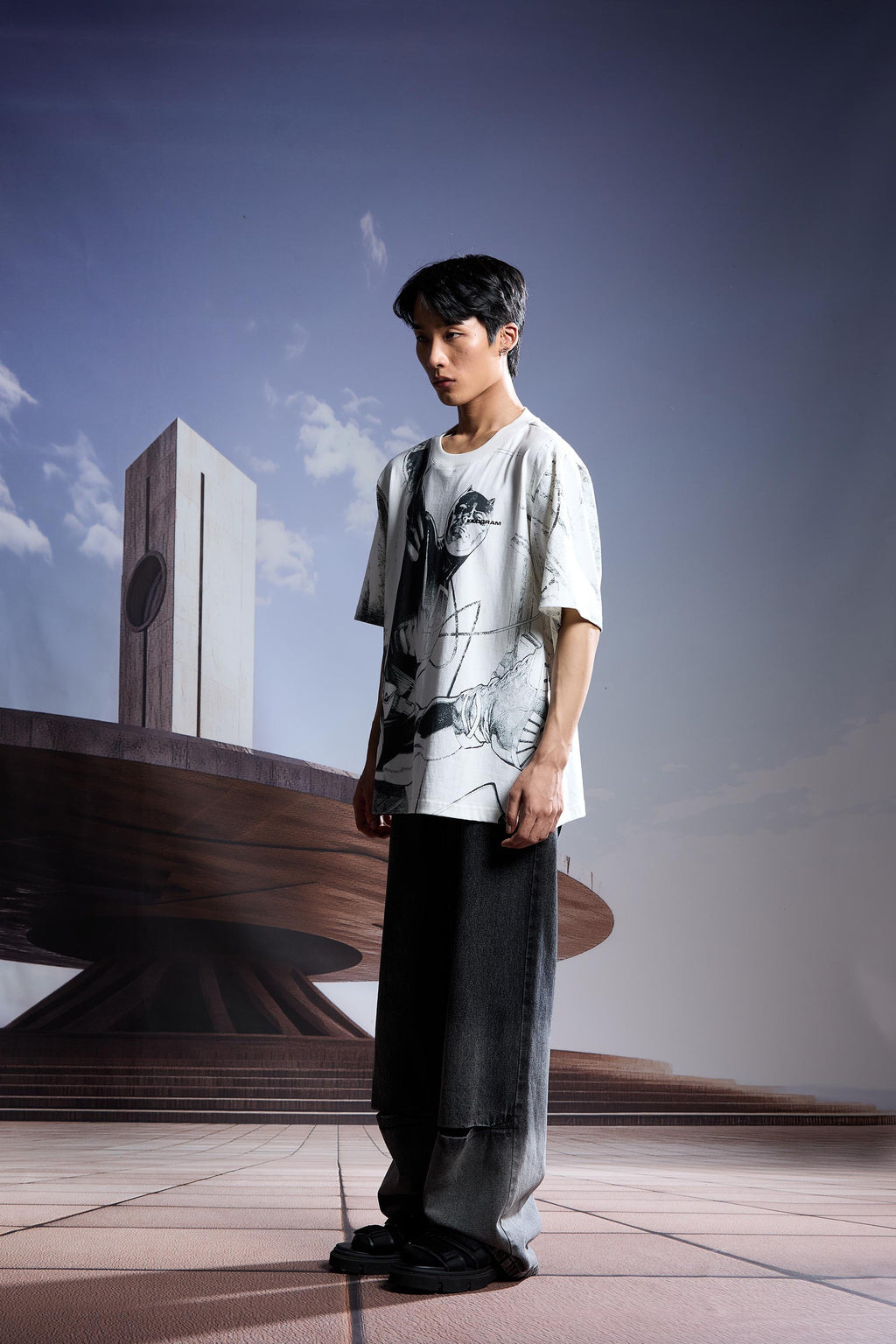 STRAYLIGHT' T-SHIRT