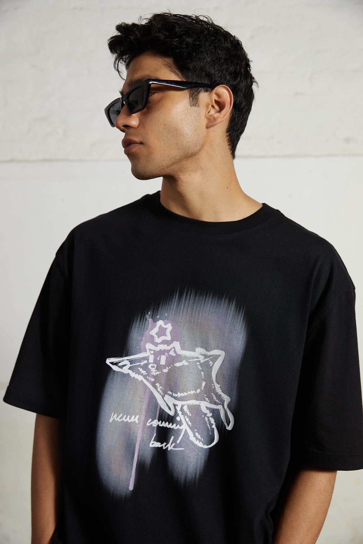 Never Coming Back' tee